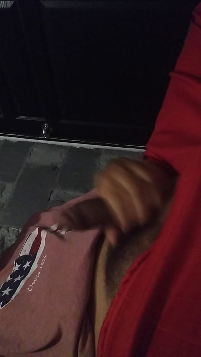 AlexAlejandro13: Pene temblando en el baño