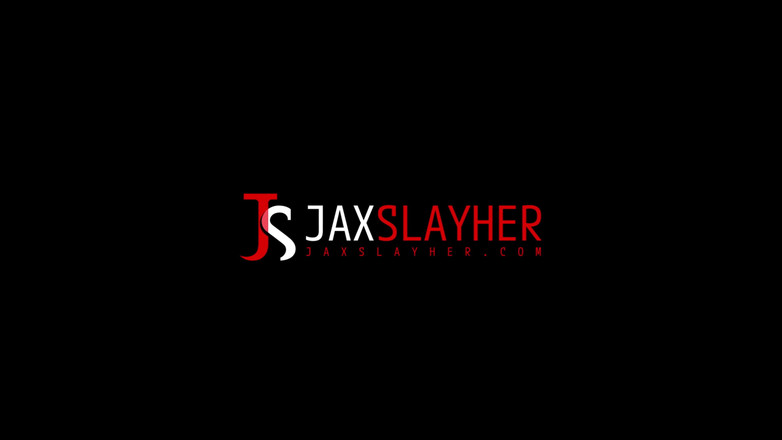 Jax Slayher: Хотвайф Селена принимает большой черный член в крошечную киску