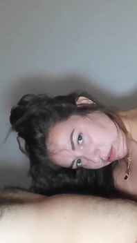 Mamou und livia 1. teil striptease, tiefer blowjob, Cunnilingus, Zungenanal und Speichelspiel