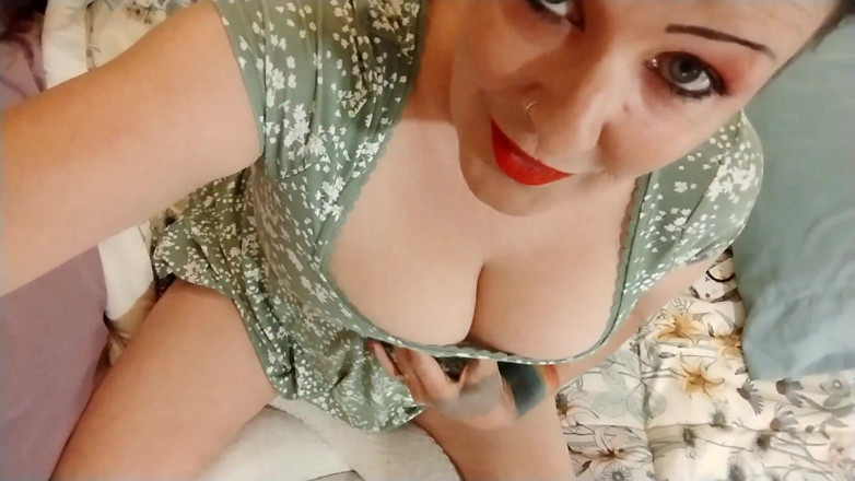 Abby Anna: Espreitando meu vestido, decote, mostra grandes mamas