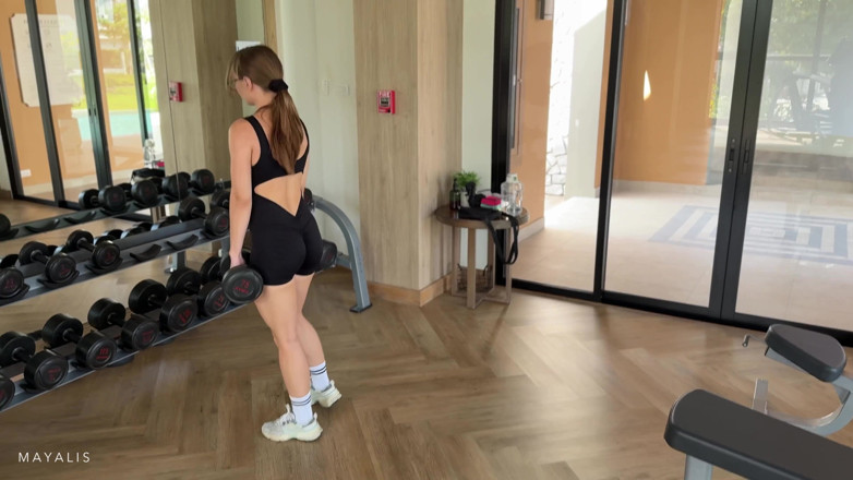 Lily Cute: A primeira sessão do treinador de fitness fofa fica selvagem!
