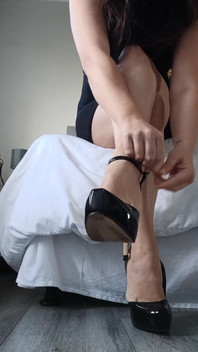 Oblékám si moje vysoké péro