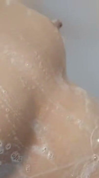 Férová nezkušená kráska má surový sex se starším mužem před těžkým rozmnožovacím creampie.1.