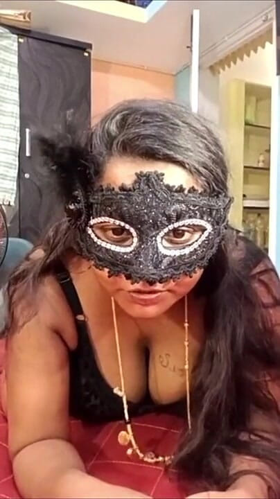 BeautyAnu: Desi zia indiana tettona videochiamata per neighber