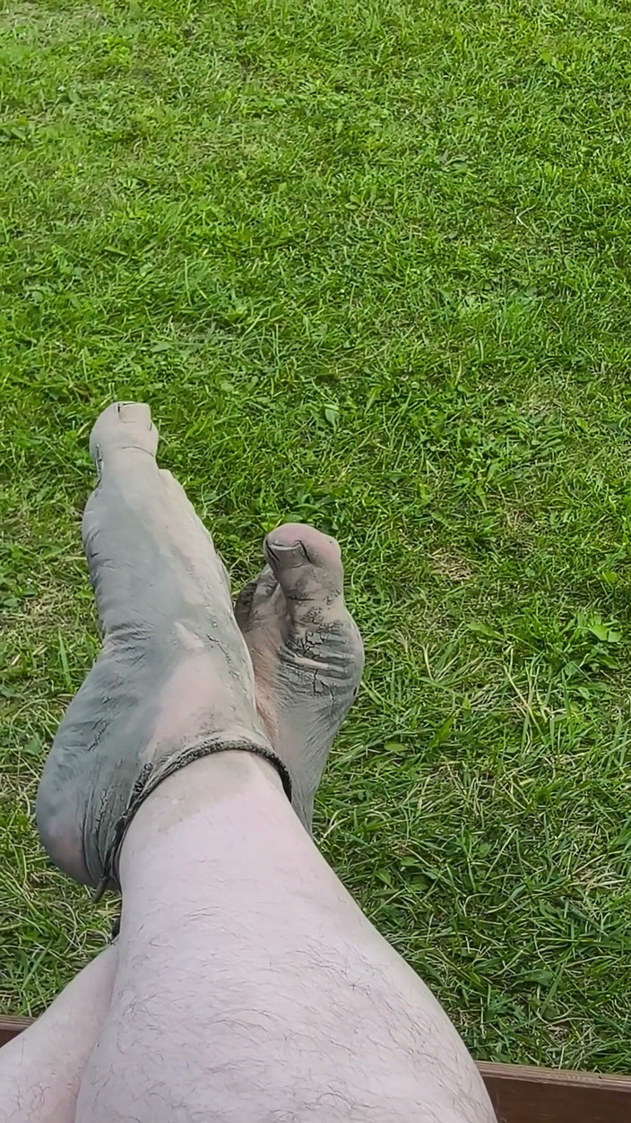 Footfetish: เท้าเปล่ารอคลื่นบนชายหาด