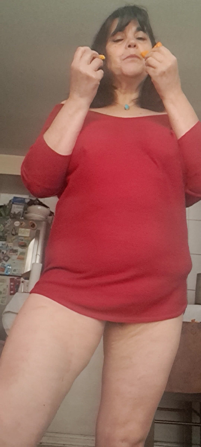 Mommy big hairy pussy: Stepmom Touching Her Pussy