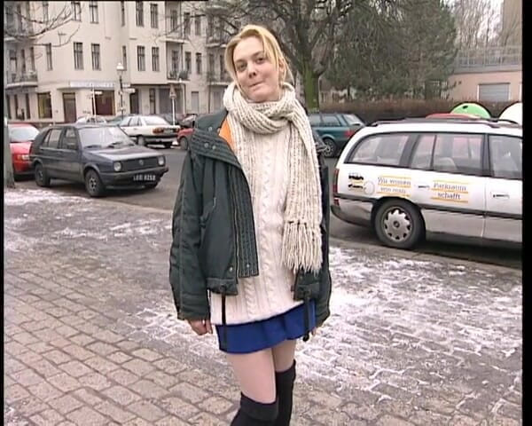 YOUR FIRST PORN: Elisson, je suis trop timide pour faire un clip plus...