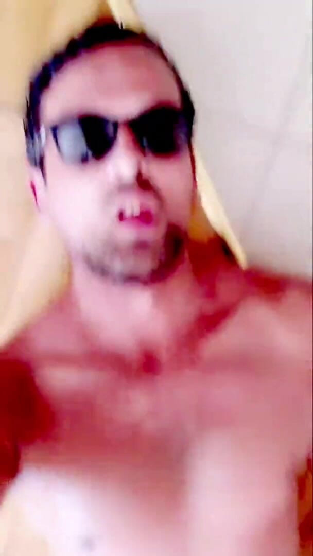Slutboyben: Slutboyben Cam4 in Budapest bloßgestellt