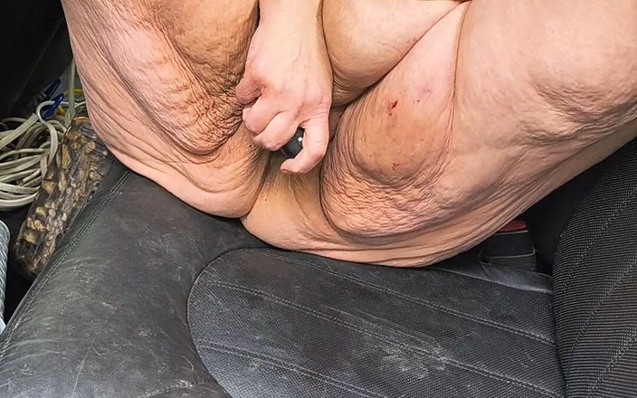 HerculesnVENUS: Vzal svou děvku děvku do lesa na zadním sedadle, ošukal...