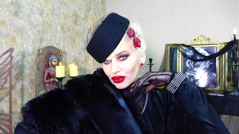 Goddess Celine: Dominadora Made2kiss