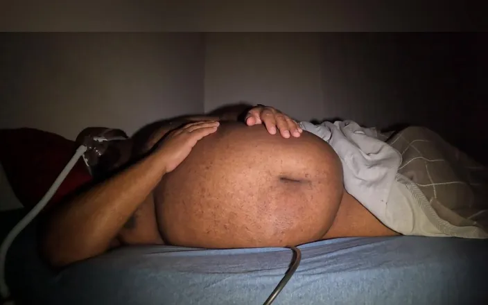 Blkhole420: Bedtime belly inflation part 1&amp; 2. Working on getting a better angle...