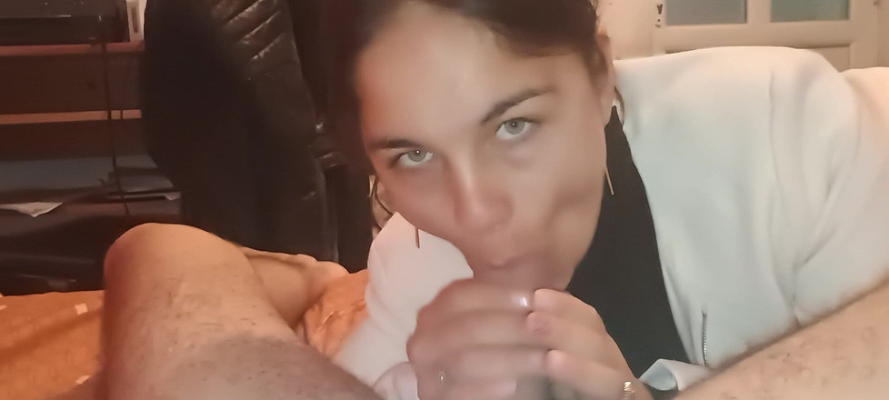 Ionut899: Me Despierto Padrastro Por La Mañana Chupando Polla Para Darme...