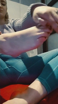 82 Licking and Sucking Feet 2