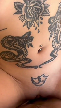 Utomhussex på stranden med vacker Tabatha Lust
