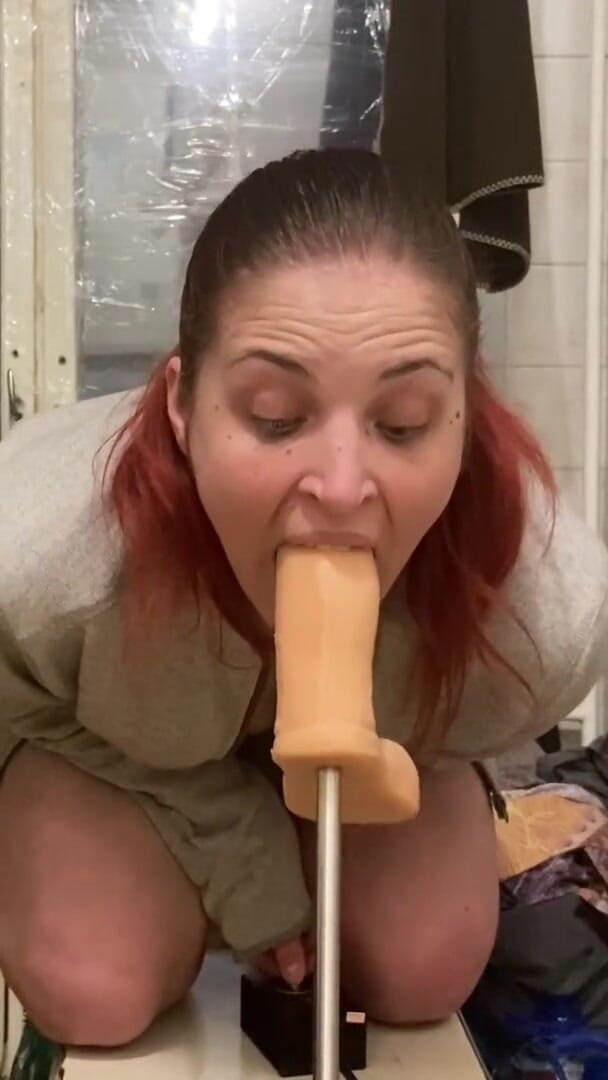 Elena917: gola profonda e sputo sul viso con la macchina del...