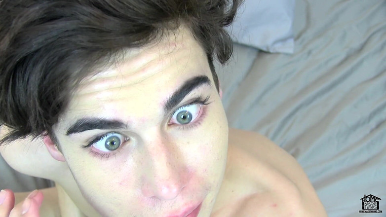 Homemade Twinks: Adorable Greco hace un video casero