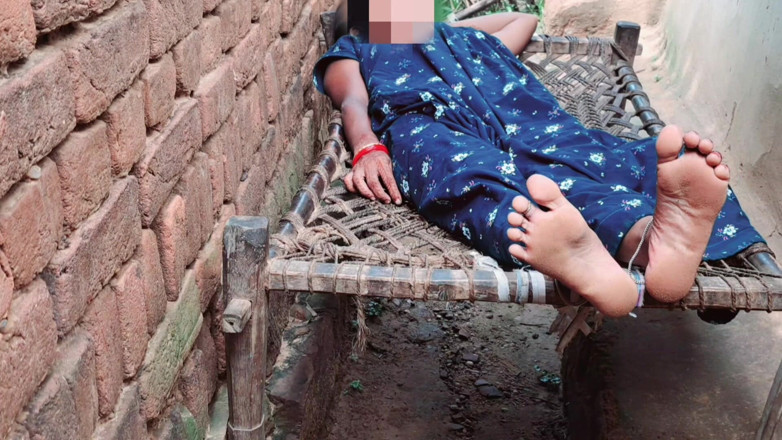 Trilokinath: Troia indiana all'aperto si fa scopare la figa da un...