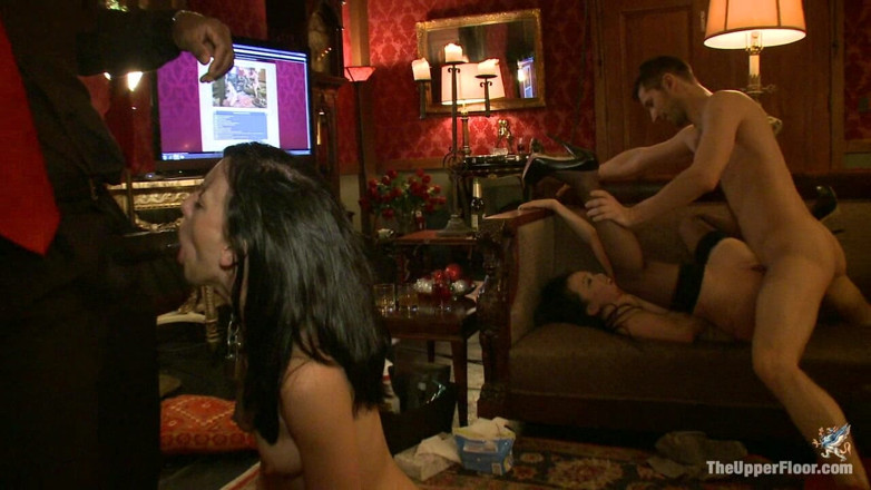 The Upper Floor by Kink: The Yule Log