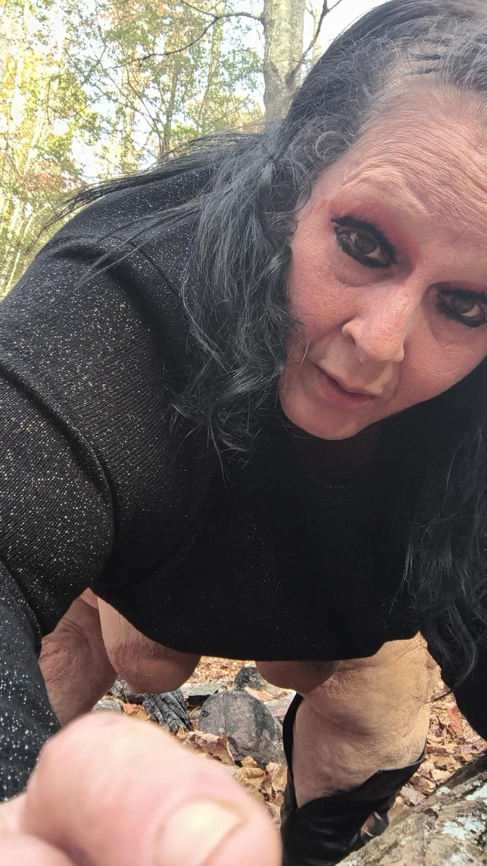 HerculesnVENUS: Taniec na kolanach w lesie dostał ostro boing