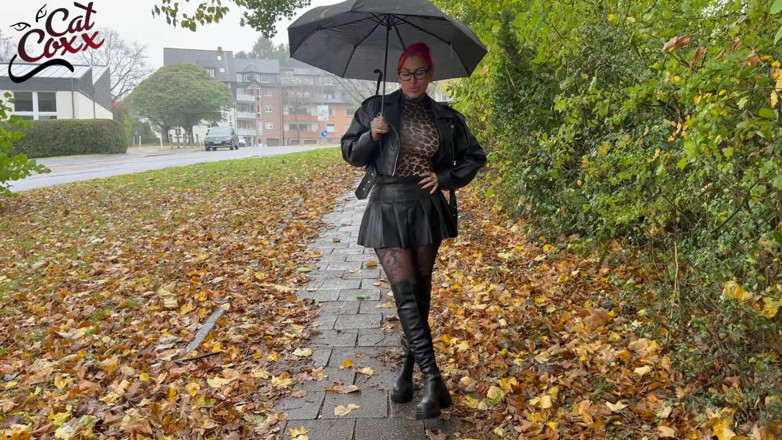 CatCoxx: Ao in All Milfholes! Jungficker Delivers