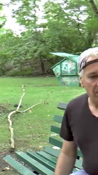 Cizinka kočka dostane její kundičku tvrdě provrtána obrovským ptákem