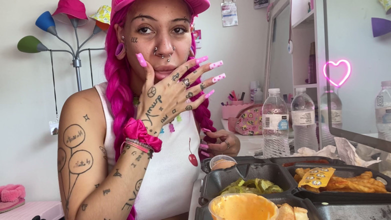 Nali Marie: Spicy Food Mukbang Vlog Extra Hot Mozzarella Sticks