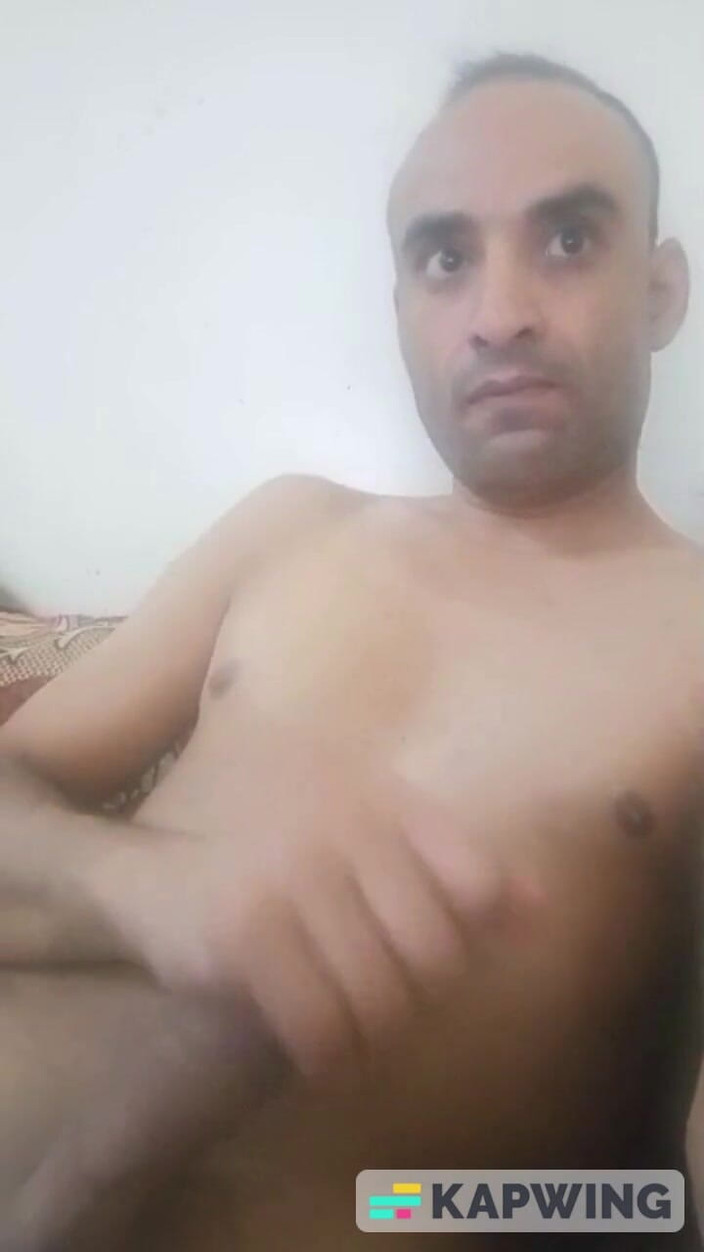 Mohammed Omar Mohammed Azzan: Un Cazzo Sexy Cerca Di Masturbarsi