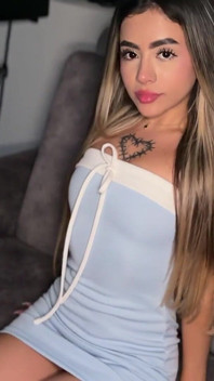 Tengere Colombiaanse blondine wordt geneukt door een grote Colombiaanse pik! Nath Gomez