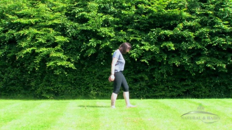 ATK Fans (Hairy): Beryl Is Rocking Her Bare Feet Through the Soft Grass