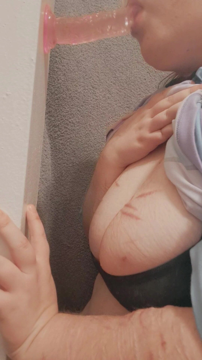 puppyrolls: Trénuji hrdlo, cítím se tak dobře, když mě dáví