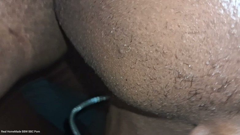 Real homemade BBW BBC porn: 내 클리토리스 격렬한 오르가즘을 빠는 내 엉덩이를 핥는 남편