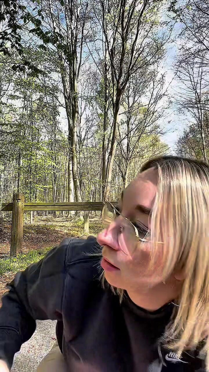 GIULIANA_OFFICIEL: Ich Fingere Meinen Arsch Im Wald Und Spritze