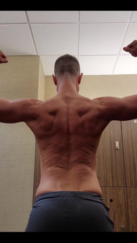 Early Morning Flex After an Intense Arm Day