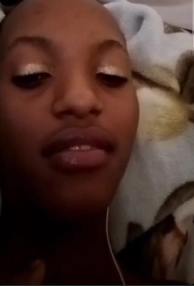 Me and my new slut: Ebenová nadržená dívka masturbuje se svým přítelem na videohovoru, ona...