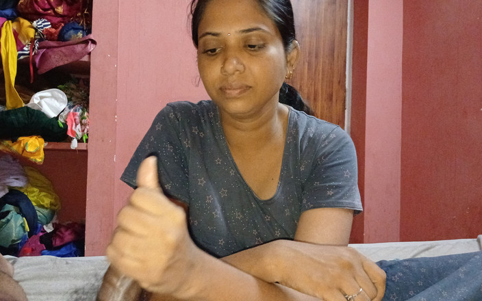 Apple Porn: Pijat spesial dan ngocok kontol adik tiriku yang imut