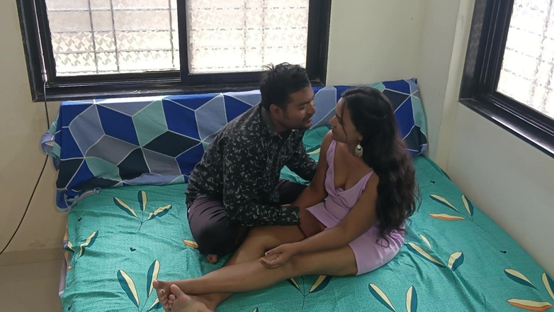 Horny Indian Couple: Vita reale desi moglie pompino