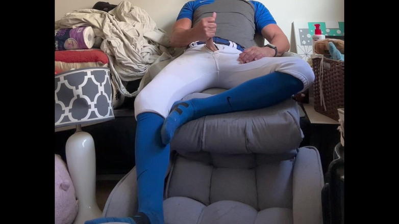JockDad87: Alpha-baseballspieler Jockdad87 Spritzt Seinen Jock-cum in Seine Blaue Ausrüstung.