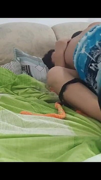 O Marido Compartilhava Sua Esposa Atraente.