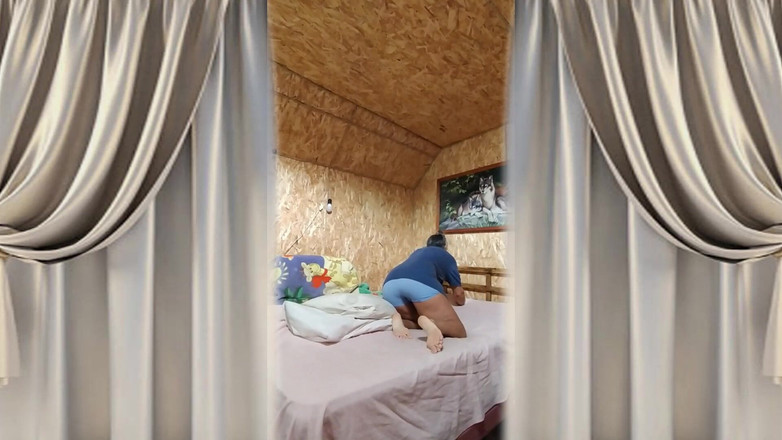 Lukerya: Hete huisvrouw Lukerya begroet een nieuwe dag