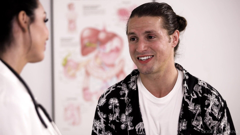 Modern-Day Sins: I peccati dei giorni moderni - la formosa infermiera del college...