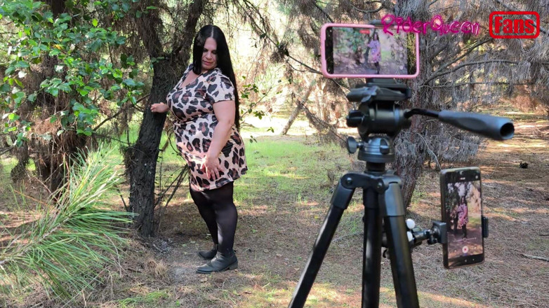 Riderqueen: Rq dalam awek montel MILF hutan