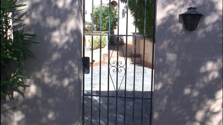 Popp Sylvie: Sylvie gets fucked at the gate