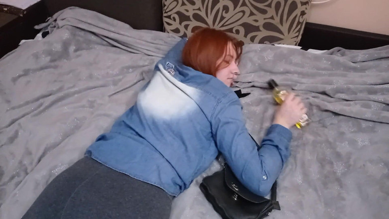 SweetAndFlow: Saya adalah seorang gadis buruk semalam jadi dia memukul saya