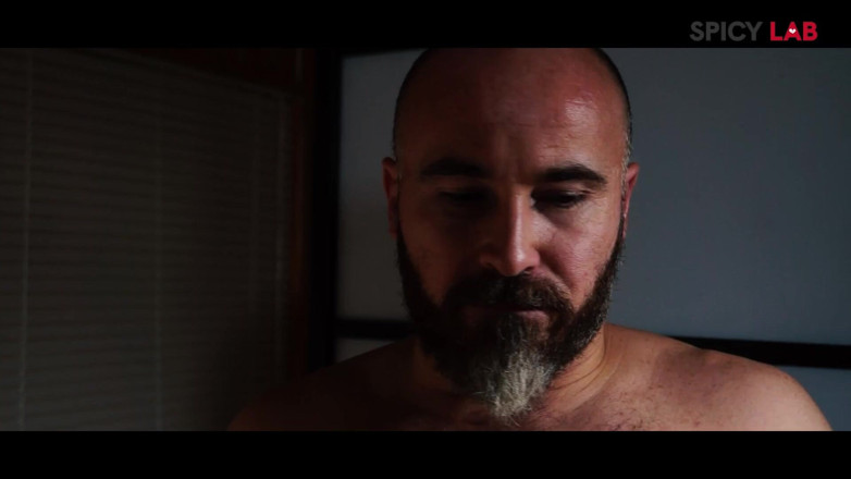 Spicy Lab Production: あなたが私をファックするなら私はあなたを雇うでしょう、ルカ・ボロメオによって犯されたホットビアンカブルー