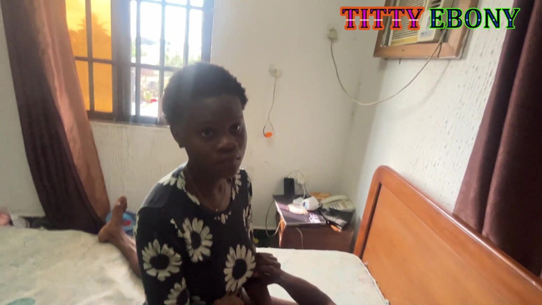 Titty_Ebony: Чернокожая крошка с большими натуральными сиськами скачет на большом африканском хуе как профи