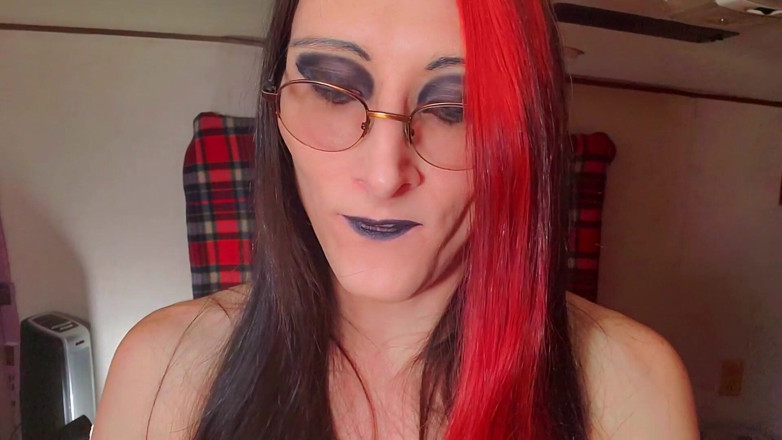 Ivyrose499: Un Piège Émo Avec Une Grosse Bite Huile Les Pieds Et...