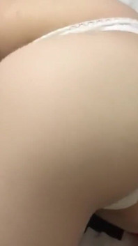 Aspetto un grande cazzo nero per scopare la mia stretta figa moglie