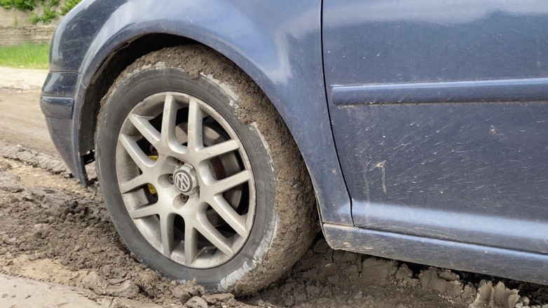 HotPrincessUA: Stuck in Mud Cranking - Heel Pedal Pumping to Handjob &amp; Sloppy...