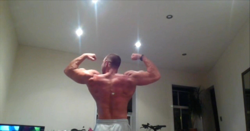 Jack stacked: Na het sporten bezwete spieraanbidding