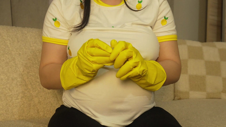 AmayaMori: Giantess Stepsister Humiliates Tiny Stepbrother Giantess Stepsister Has a Yellow...